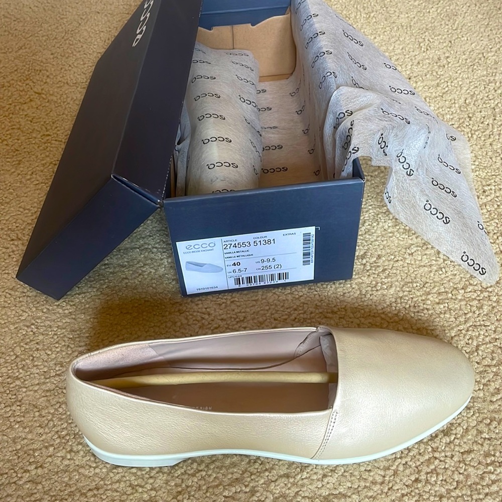 Pearly Pink/Cream Ecco Flats